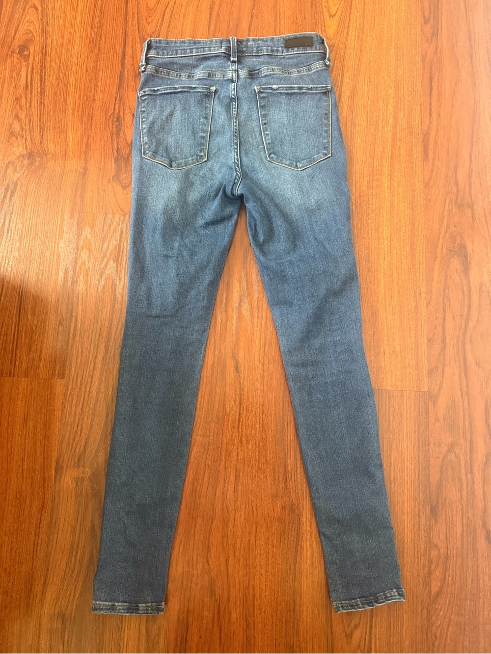 Abercrombie & Fitch Women's Skinny Jeans in Medium Blue Wash